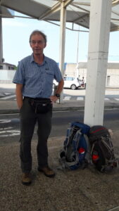 Bij vliegveld Asturias wachten op de bus